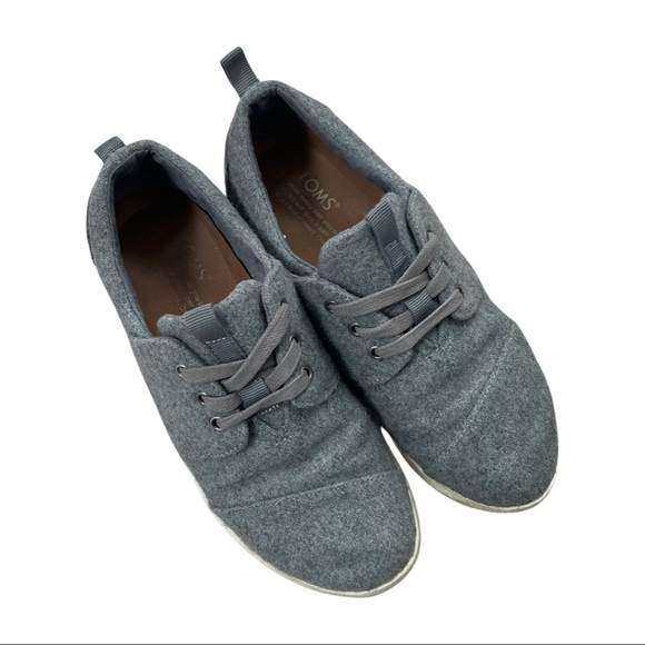 Toms - Picture 2 of 3